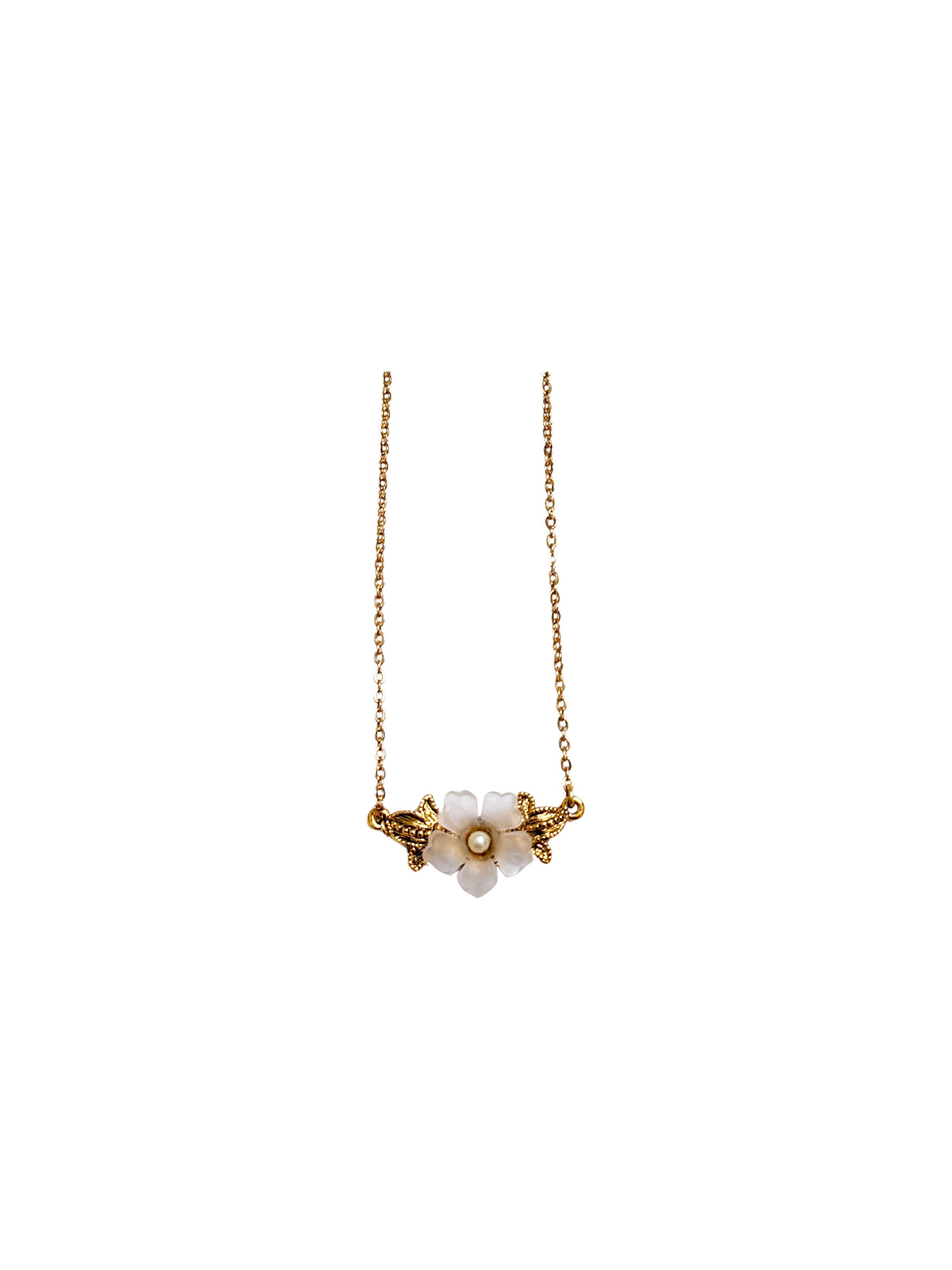 1928 Jewelry Floral Pendant Chain