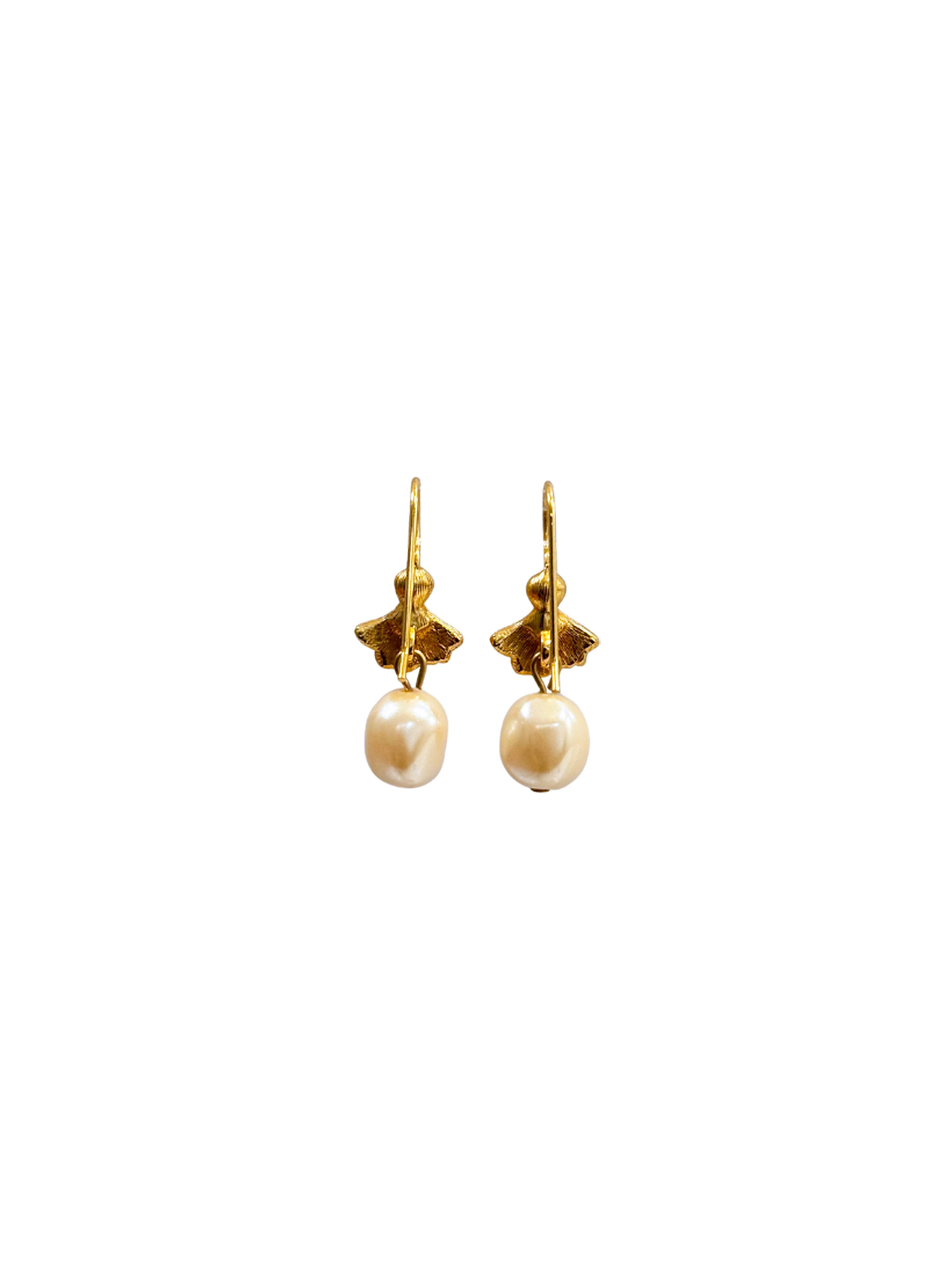 Gilded Shell Faux Pearl Earring