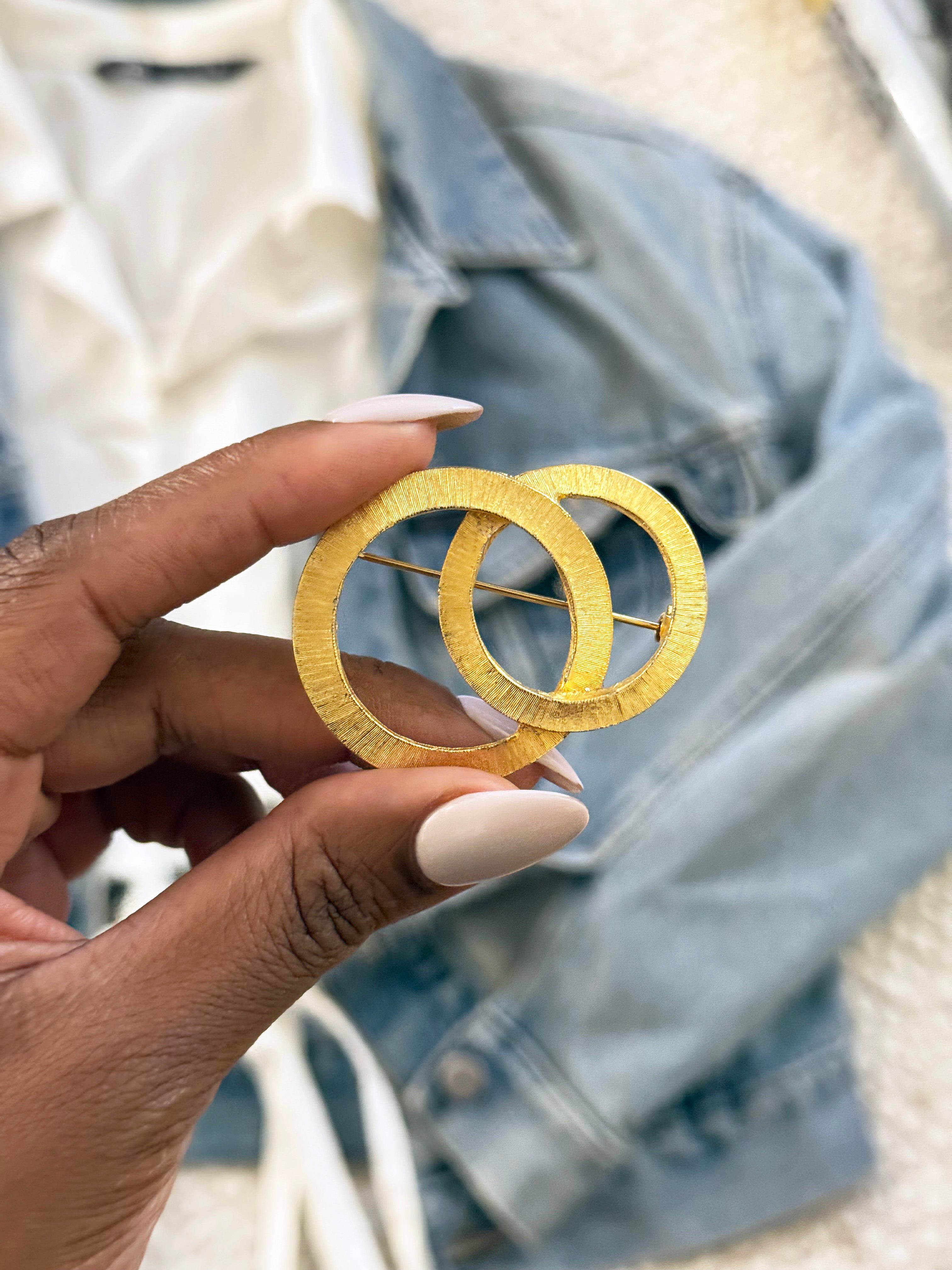Vintage Hobé Interlocking Circle Brooch